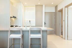 Exclusive High-Floor Apartment