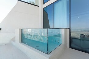 Exclusive High-Floor Apartment