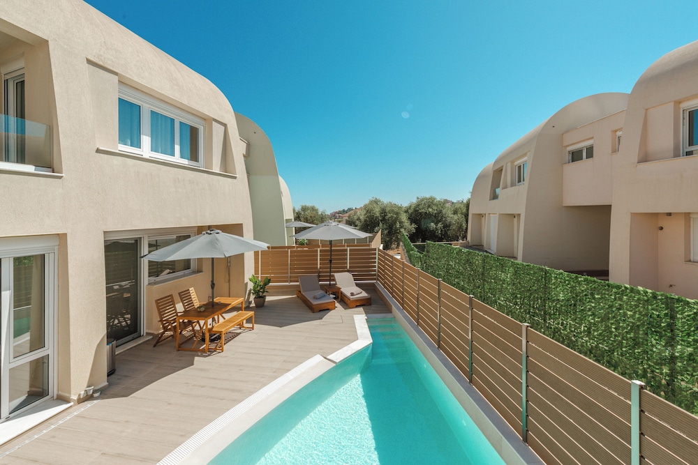 Tortuga Luxury Villas