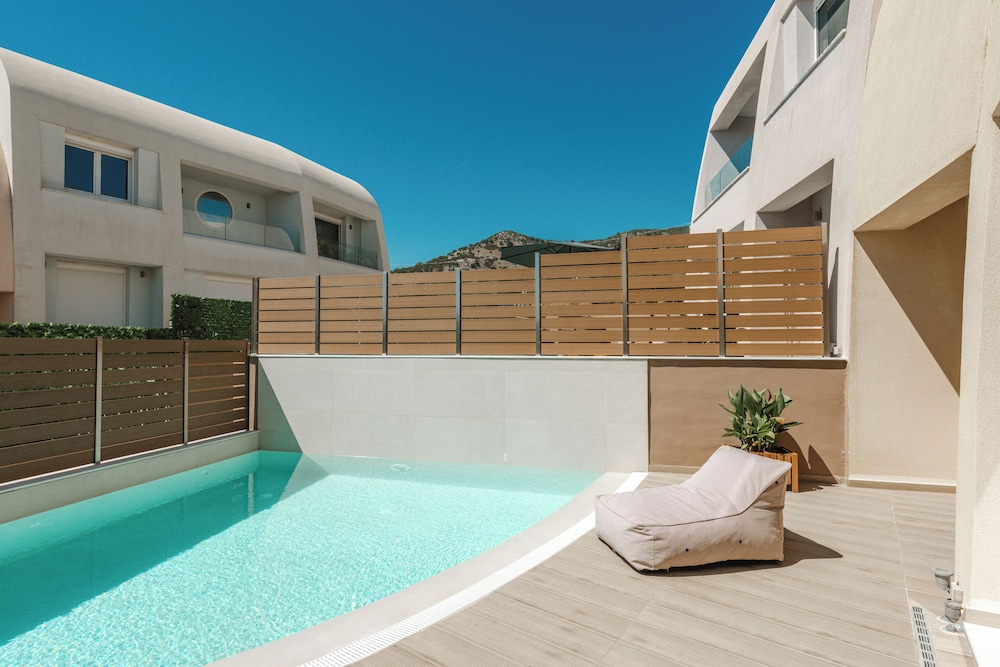Tortuga Luxury Villas