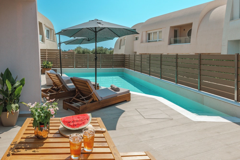 Tortuga Luxury Villas