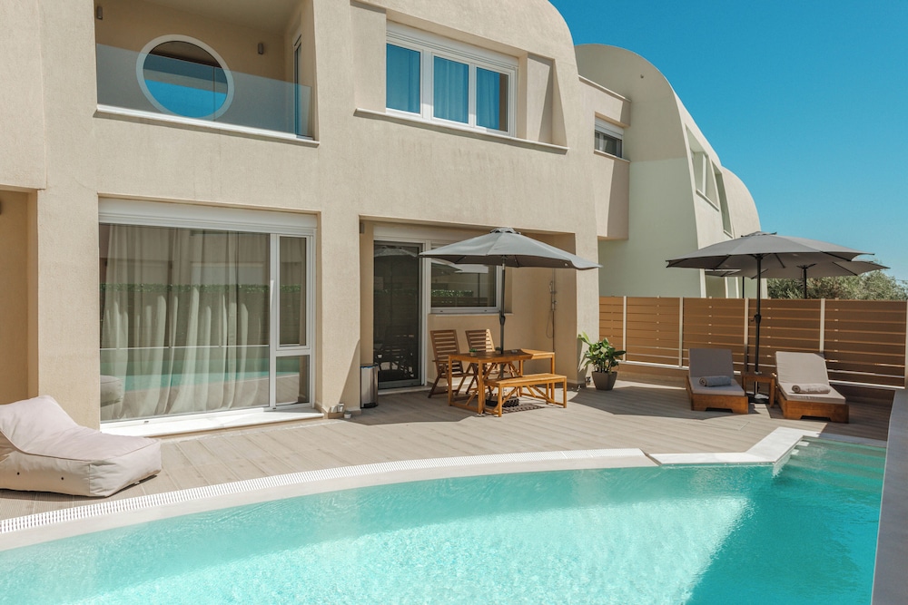 Tortuga Luxury Villas