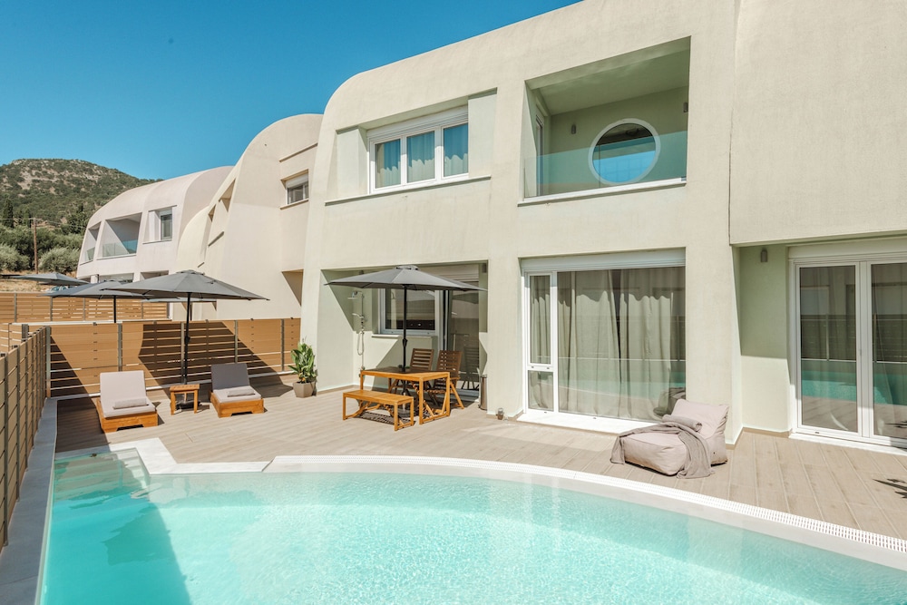 Tortuga Luxury Villas