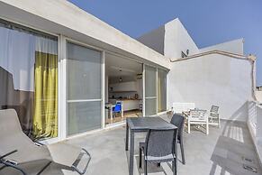 Modern Sunlit 2BR Penthouse Big Terrace
