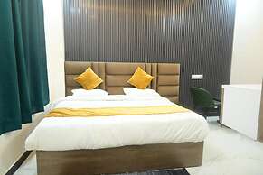 Royal Awadh Inn
