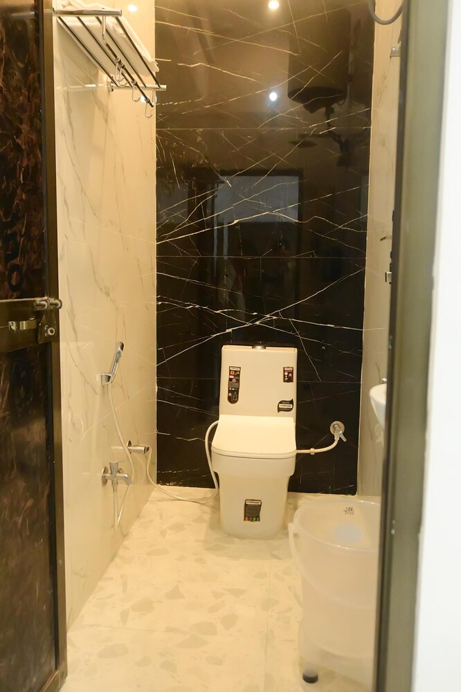 Royal Awadh Inn