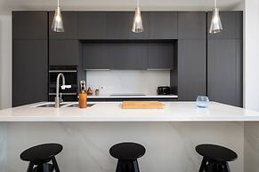 Stylish 1BR APT with Terrace