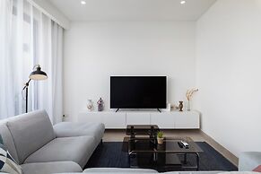 Stylish 1BR APT with Terrace