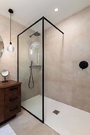 Stylish 1BR APT with Terrace