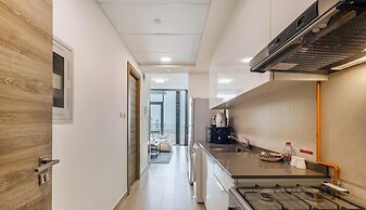 Manzil - Sleek Studio with Pool in JVC