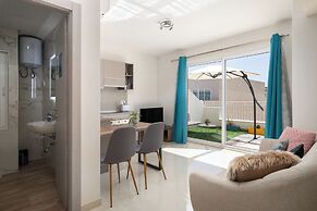Sunlit Penthouse - 2 Terraces & Hot Tub