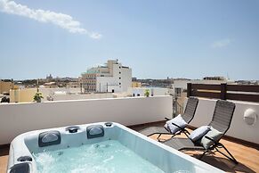 Sunlit Penthouse - 2 Terraces & Hot Tub