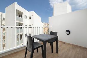 Sunlit Penthouse - 2 Terraces & Hot Tub