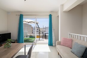 Sunlit Penthouse - 2 Terraces & Hot Tub