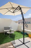 Sunlit Penthouse - 2 Terraces & Hot Tub