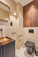 Suite Premium Facing the Chateau de Vincennes