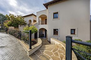 Bk02 Adjacent to Aphrodite Hills Pool & Sea View