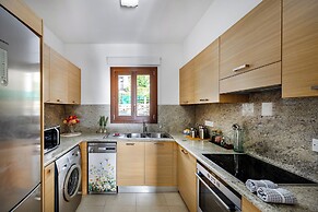 Bk02 Adjacent to Aphrodite Hills Pool & Sea View