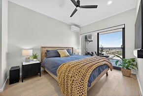 Apartment with Balcony & Parking Perth