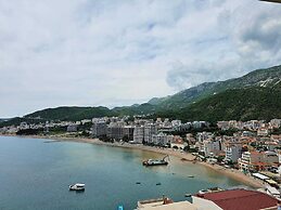 Panoramic Sea View 2BDR Apartment