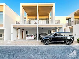 Luxury 4BR Bliss Villa Arabian Ranches III