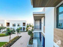 Luxury 4BR Bliss Villa Arabian Ranches III