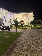 ASAI surf inn Arugambay