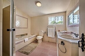 4 Beds, Golf Views, Optional Pool Heating