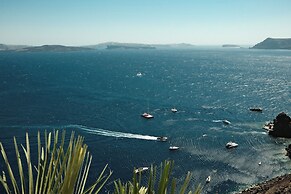 Anemos Caldera Oia