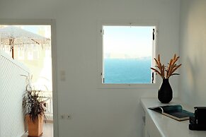 Anemos Caldera Oia