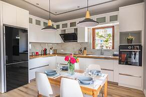 Great Alexander Suites