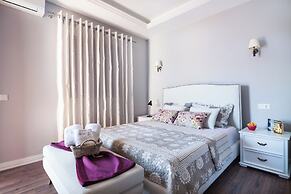 Great Alexander Suites