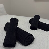 Cozy Modern Apartment on Leith Walk