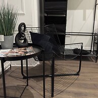 Cozy Modern Apartment on Leith Walk
