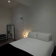 Cozy Modern Apartment on Leith Walk