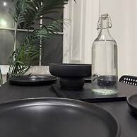 Cozy Modern Apartment on Leith Walk