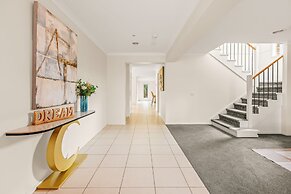 StayAU Modern Sanctuary Mins Ct&Airport