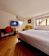 HOTEL CASA IRIS