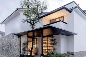 Dali Ancient City Xishan Designer Hotel