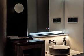 Dali Ancient City Xishan Designer Hotel