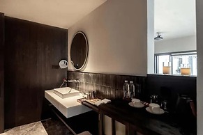 Dali Ancient City Xishan Designer Hotel
