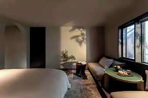 Dali Ancient City Xishan Designer Hotel