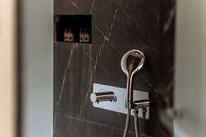 Dali Ancient City Xishan Designer Hotel