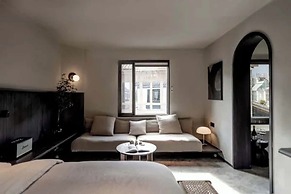 Dali Ancient City Xishan Designer Hotel