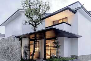 Dali Ancient City Xishan Designer Hotel