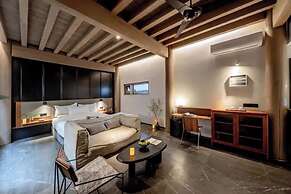 Dali Ancient City Xishan Designer Hotel