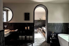 Dali Ancient City Xishan Designer Hotel