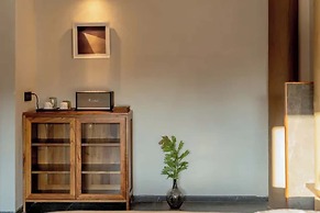 Dali Ancient City Xishan Designer Hotel