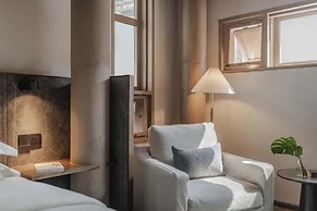 Dali Ancient City Xishan Designer Hotel