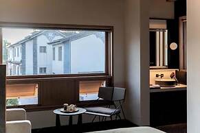 Dali Ancient City Xishan Designer Hotel